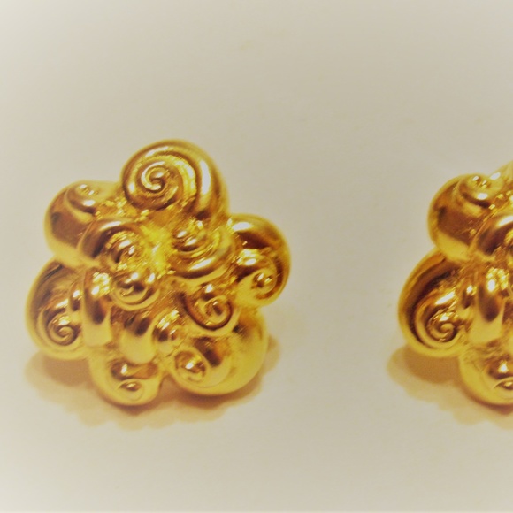 Vintage 80s Curly Stars Gold Tone Clip Earrings - Picture 3 of 4